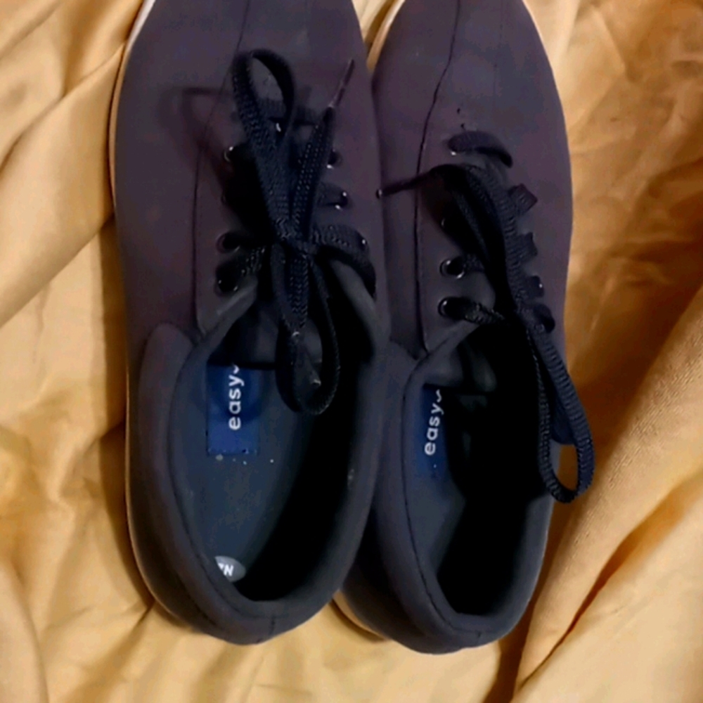 Shoes - Picture 2 of 4